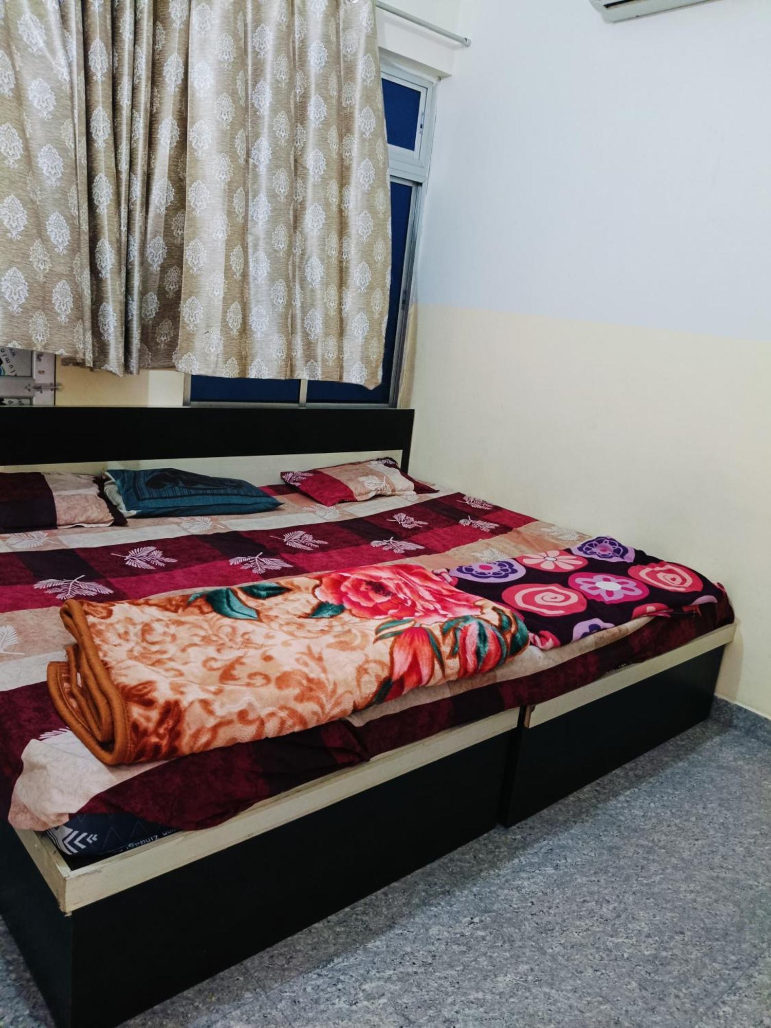 Jai Hanuman Guest House Palsana  エクステリア 写真