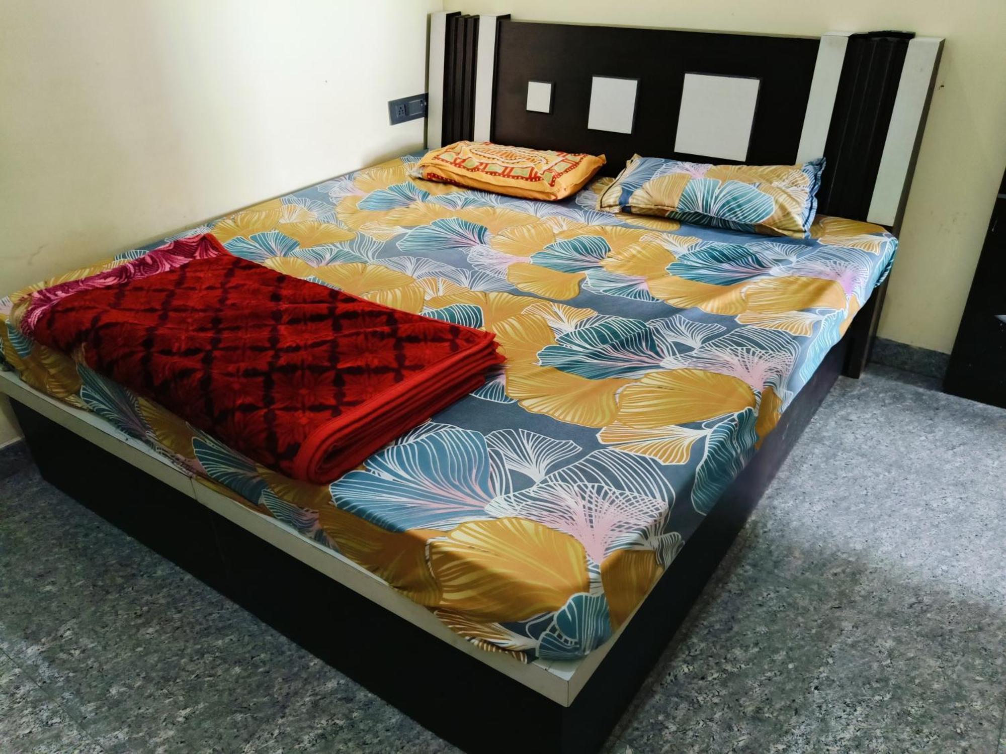 Jai Hanuman Guest House Palsana  エクステリア 写真