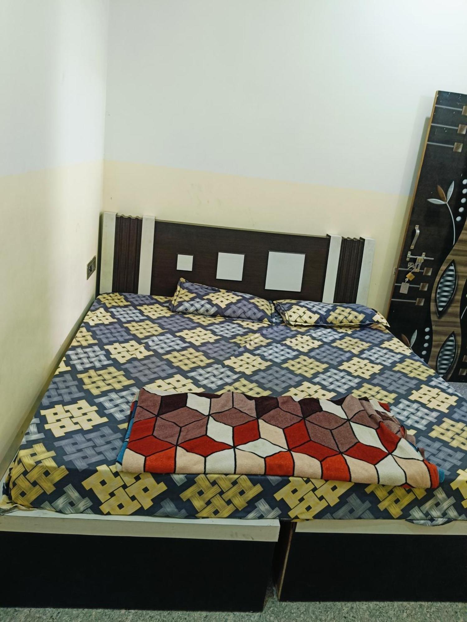 Jai Hanuman Guest House Palsana  エクステリア 写真