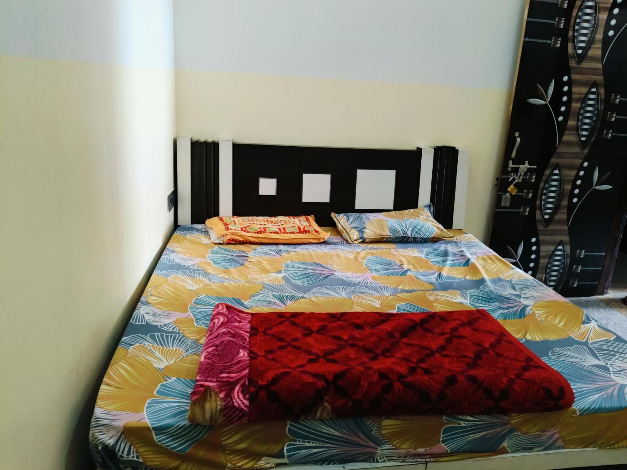 Jai Hanuman Guest House Palsana  エクステリア 写真
